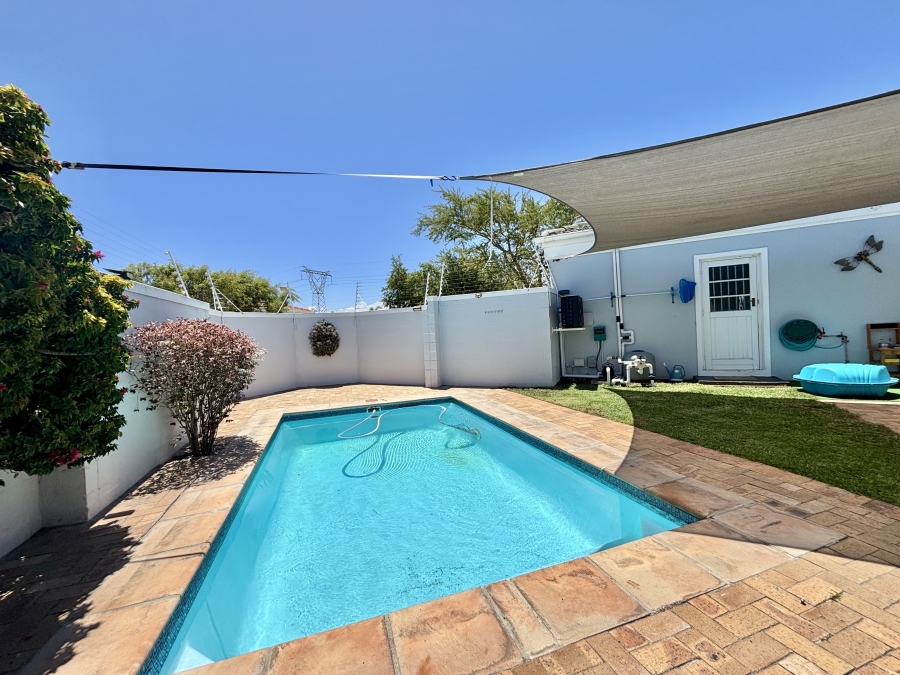 3 Bedroom Property for Sale in Sunningdale Western Cape